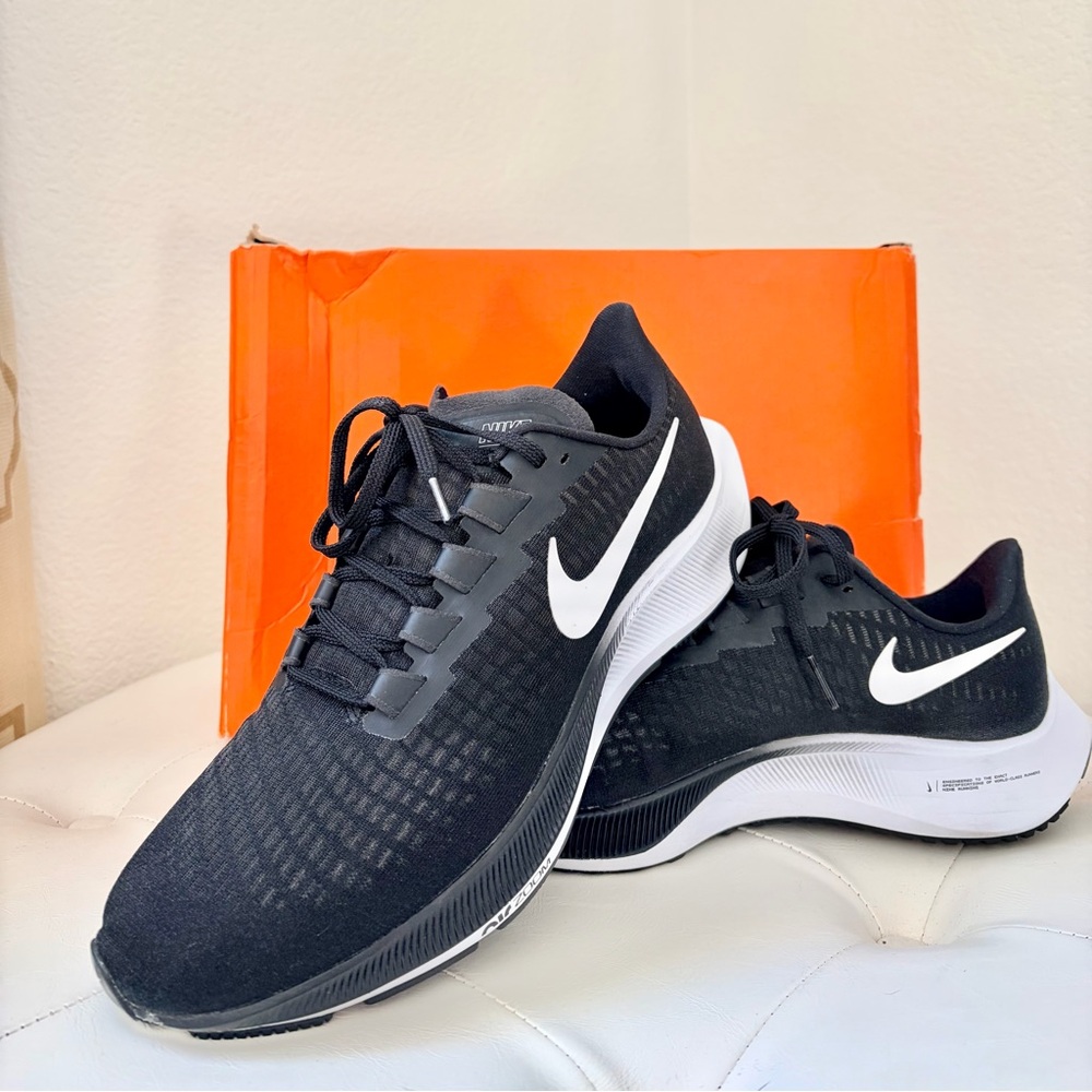 Nike Air Zoom Pegasus 37 in Black and White